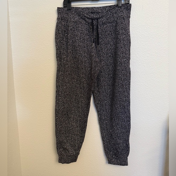 LULULEMON black and white joggers size 10 - Picture 1 of 7